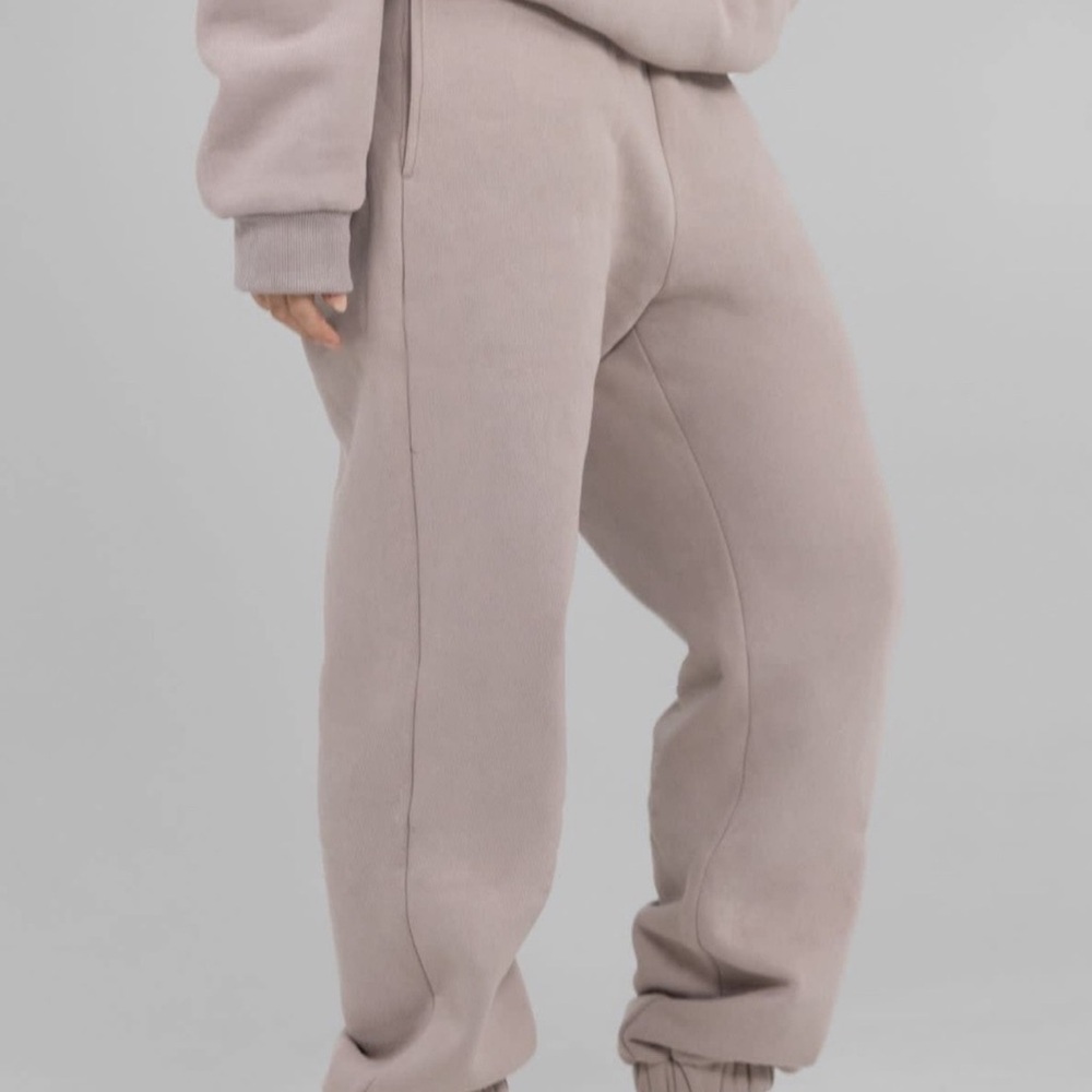 Comfrt viral sweatpants worn once